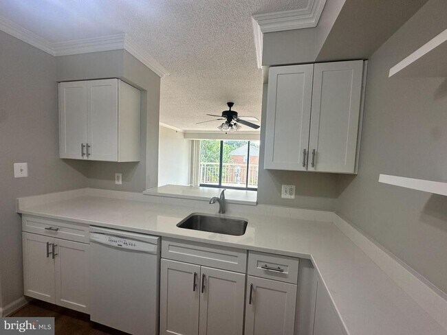 Building Photo - 1200 Braddock Pl