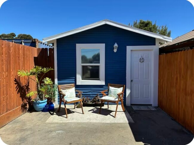 Building Photo - 107 E Barnett St