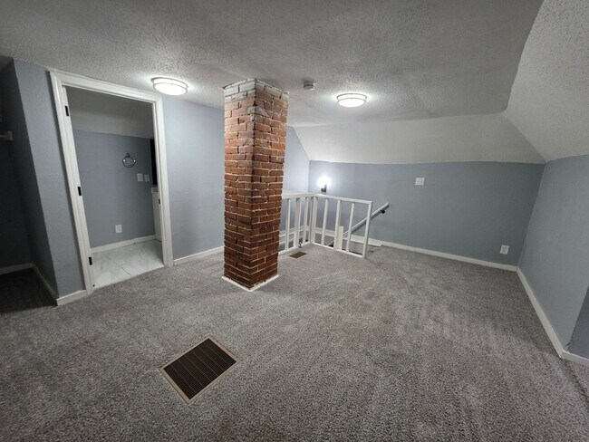 Building Photo - 2534 Norton Ave