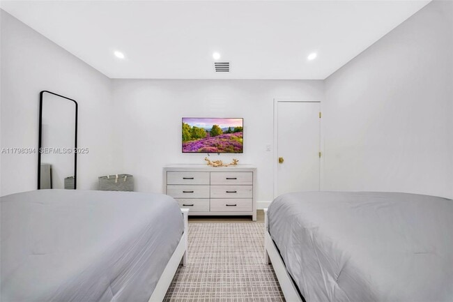 Building Photo - 129 Nautilus Dr