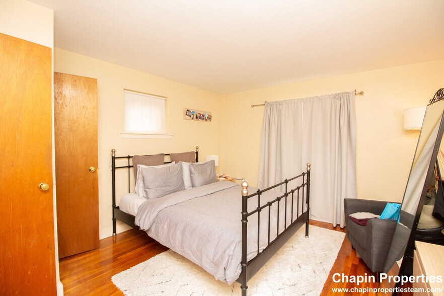 Building Photo - 79 Chestnut St