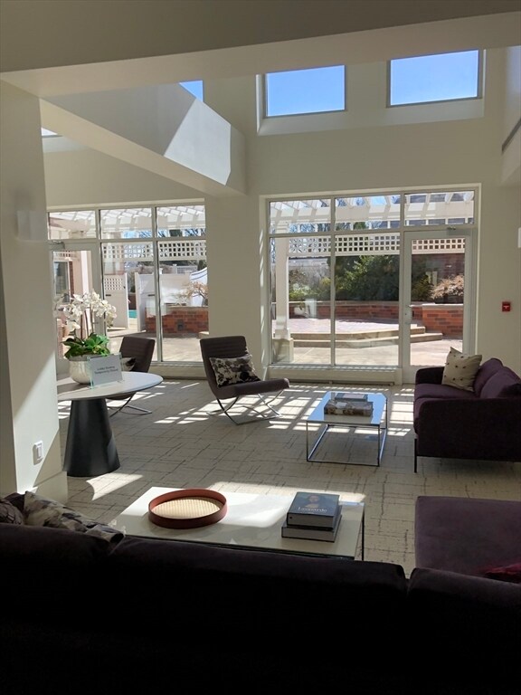 Building Photo - 950 Massachusetts Ave