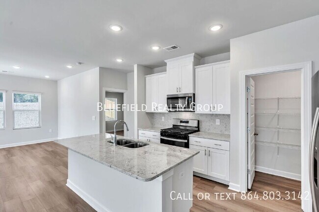 Building Photo - 442 Harben Dr
