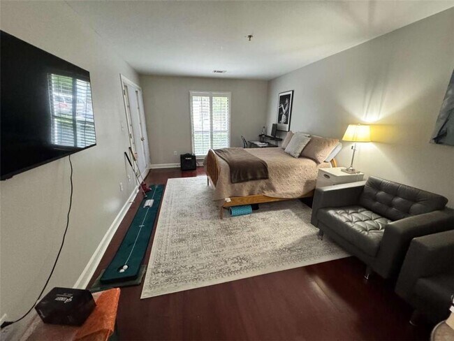 Building Photo - 3201 Lenox Rd NE