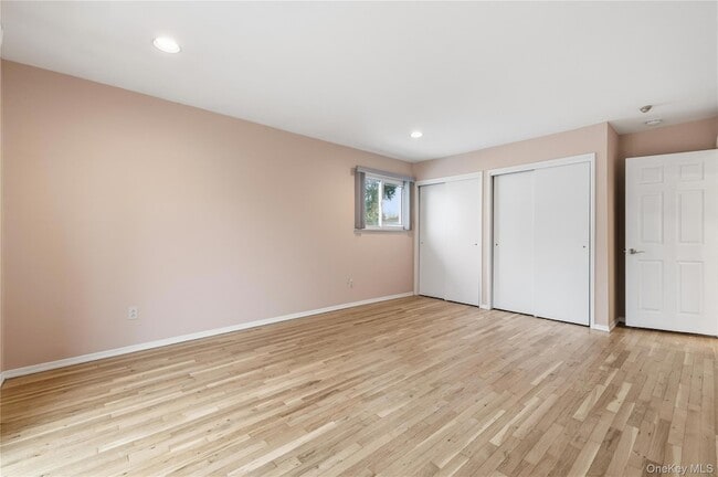 Building Photo - 20 Steuben Dr