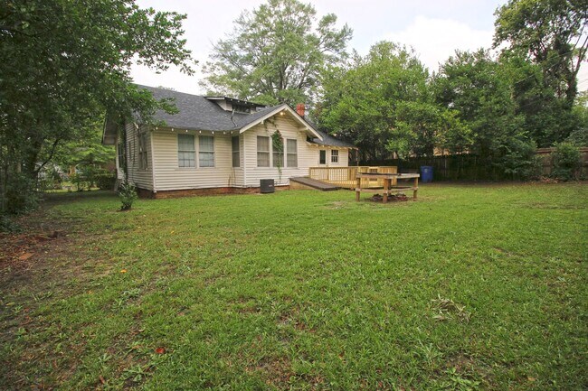 Building Photo - PRE-LEASE for July 2026 - 5 Bedroom, 2.5 B...