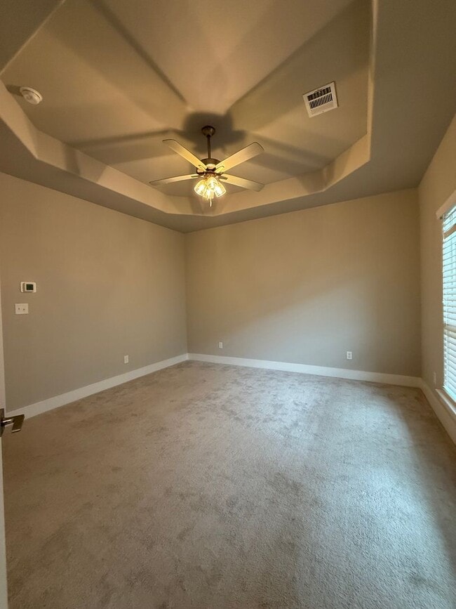 Building Photo - 3/2/2 GREAT NEIGHBORHOOD