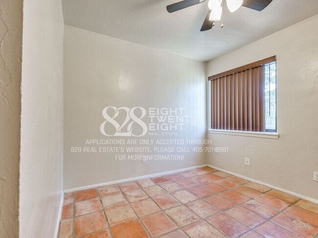 Building Photo - *AVAILABLE NOW!* Spacious 3 Bed/2.5 Bath Condo in East Norman!