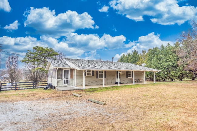 Building Photo - 2227 Givens Rd