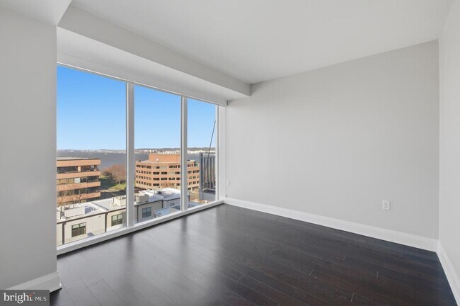 Building Photo - 925 N Fairfax St