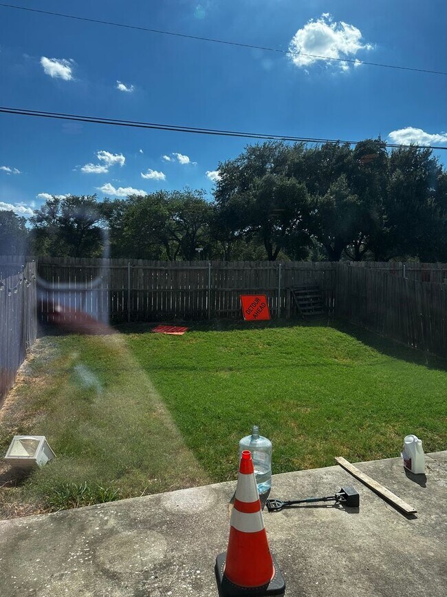 Building Photo - 2527 Pascal Ct