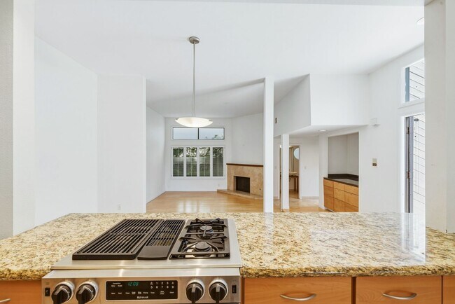 Building Photo - Paradise Condos
