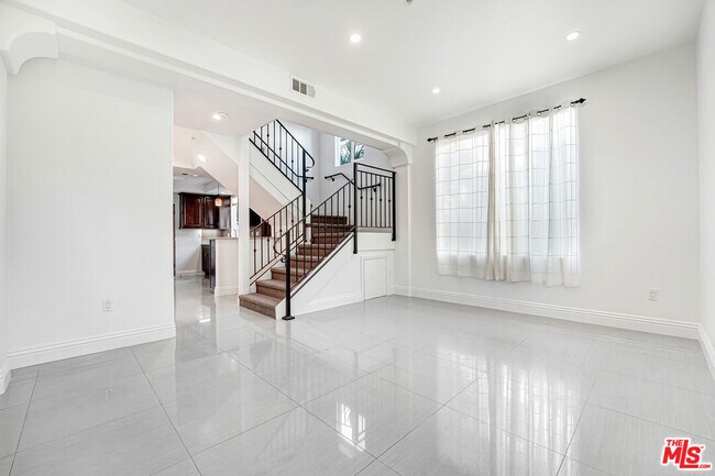 Building Photo - 1834 Euclid St