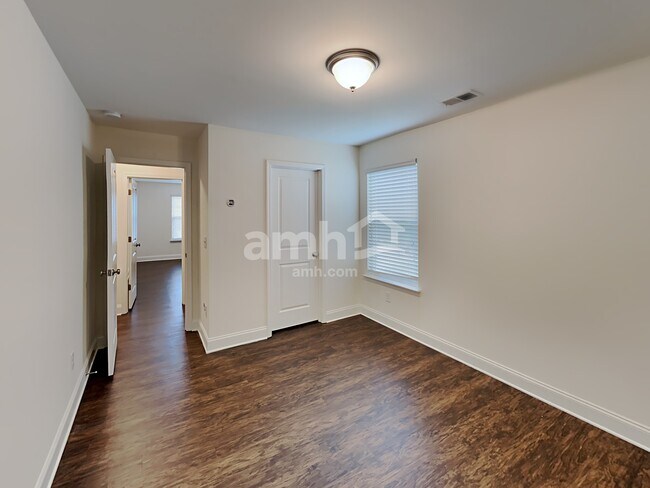 Building Photo - 230 McBee Pl