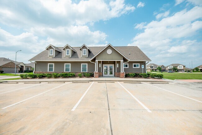 Building Photo - 20510 Raincrest Dr