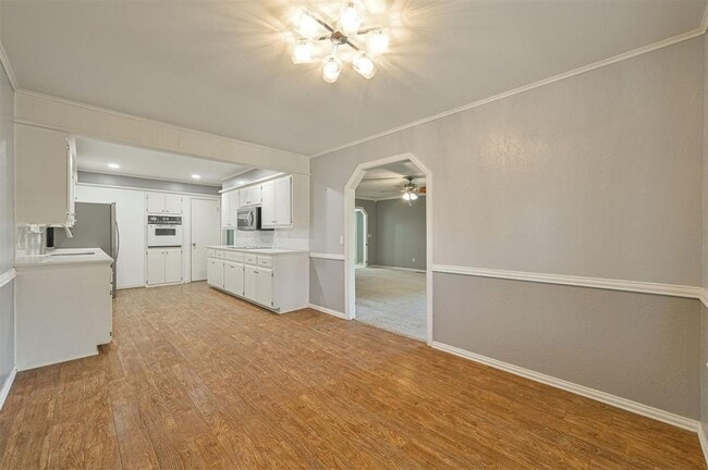 Building Photo - 8720 Raven Ave