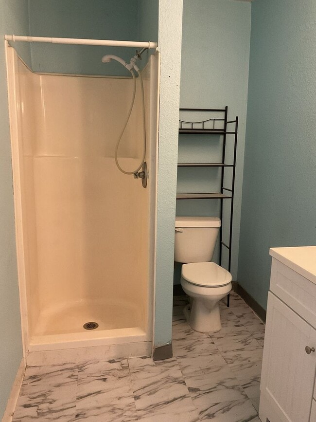 Building Photo - Country Living