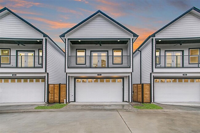 Building Photo - 1024 Melneeka Ln