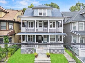 Building Photo - 37 Mapes Ave