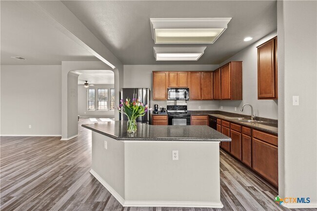 Building Photo - 8424 Starview St