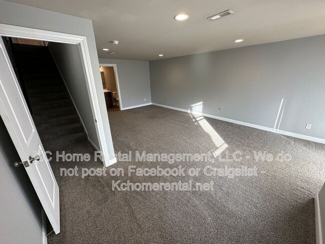 Building Photo - 10547 Kane Dr