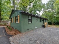 Building Photo - Cozy 2 Bedroom Duplex Close to NoDa!