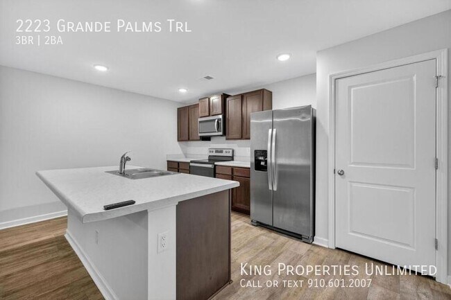 Building Photo - 2223 Grande Palms Trl