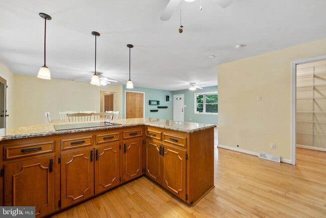 Building Photo - 44604 Smiths Nursery Rd