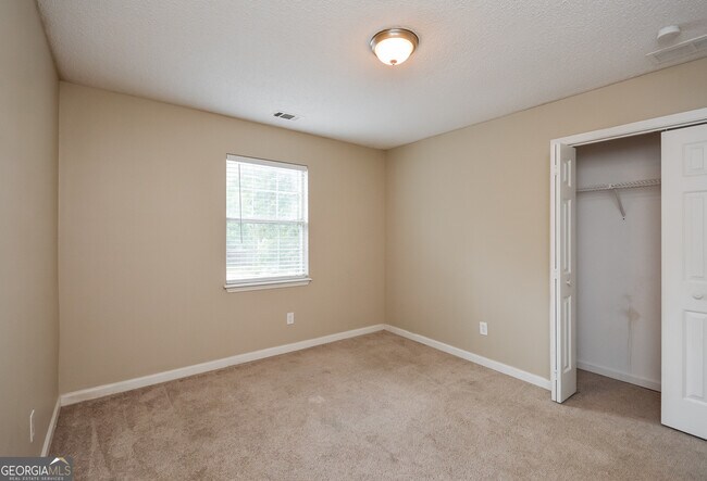 Building Photo - 1686 Salem Mill Ct SE