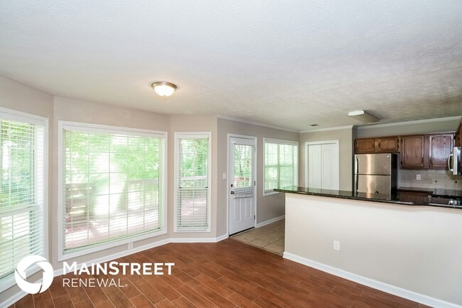 Building Photo - 4799 Wyndam Dr