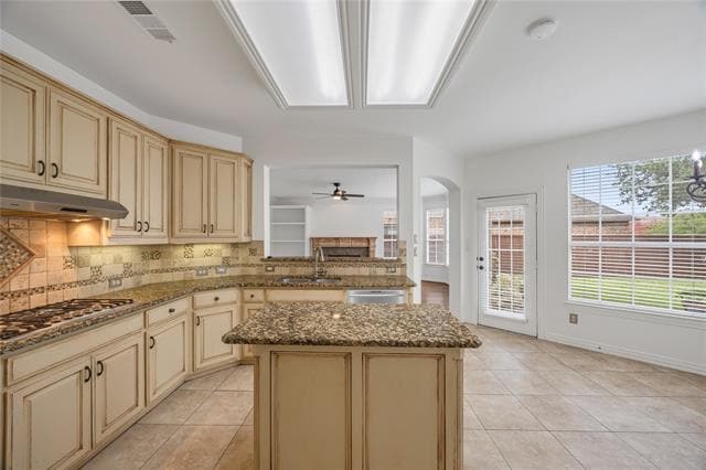 Building Photo - 4758 Ridgeland Dr