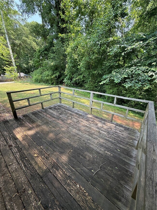 Building Photo - 112 Lynwood Dr