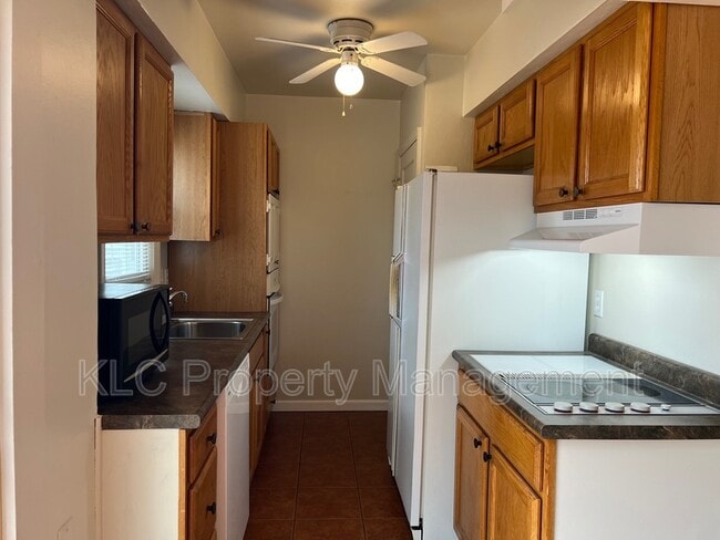 Building Photo - 2524 57th St