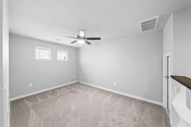 Building Photo - 5002 Plum Peach Bend