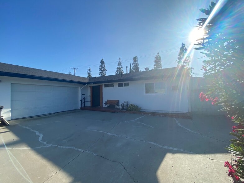 Primary Photo - 12614 Renville St