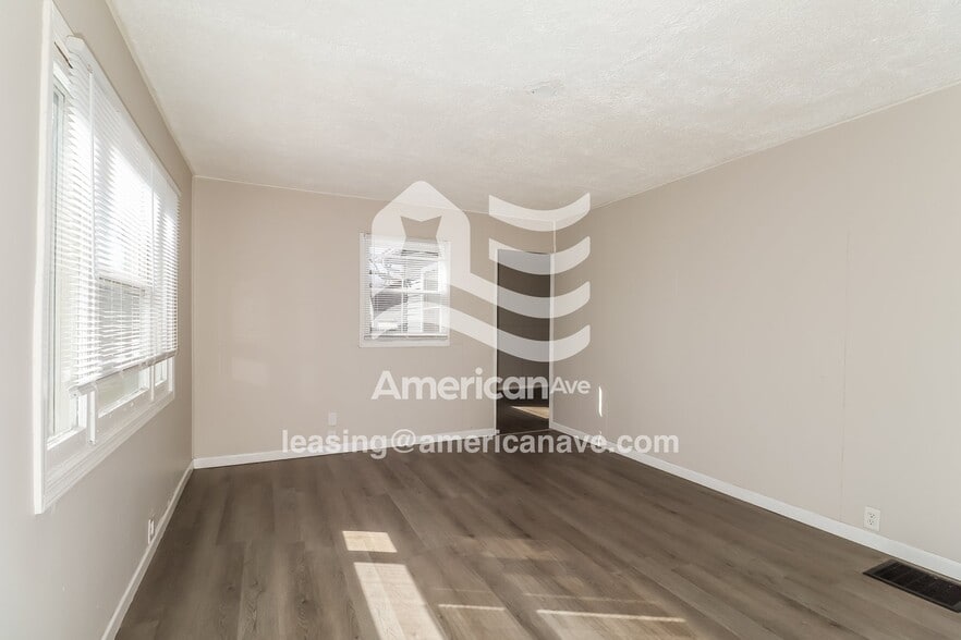 Building Photo - 3905 Ford St