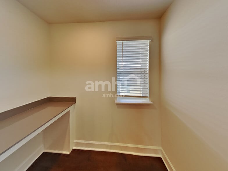 Building Photo - 33907 Thyme Dr