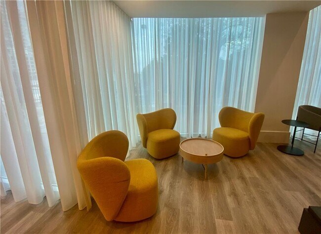 Building Photo - 3324 Peachtree Rd NE