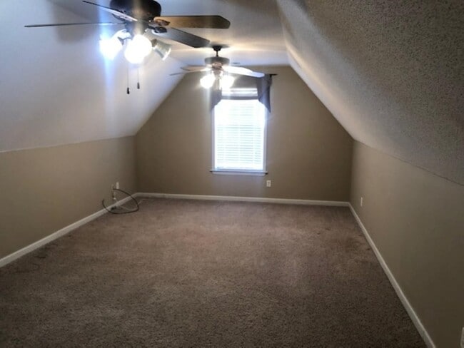 Building Photo - 9291 N Fairmont Cir