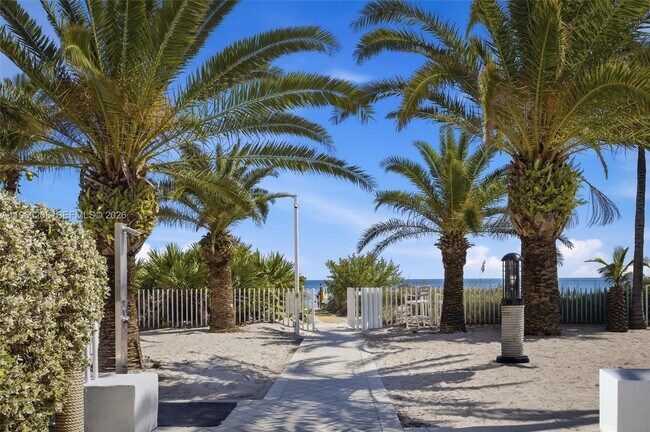 Building Photo - 613 Ocean Dr