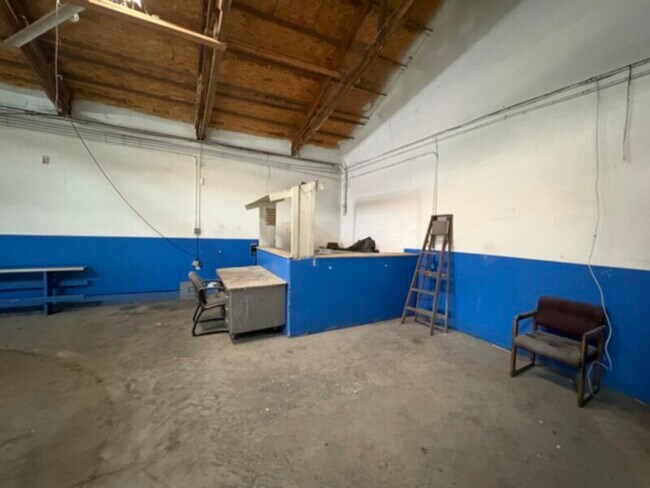 Building Photo - Warehouse