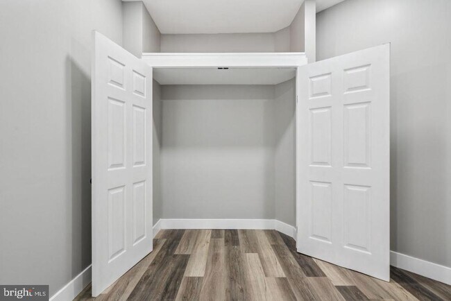 Building Photo - 4824 Sansom St