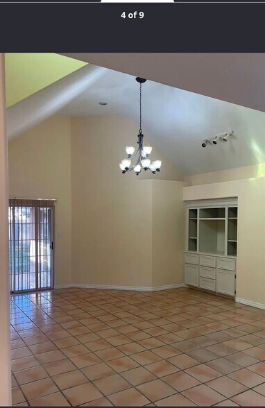 Building Photo - 2415 Pheasant Dr