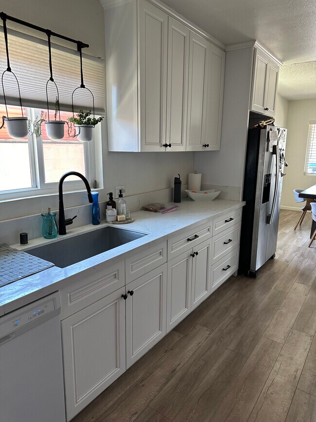 Building Photo - 416 Lightcap St