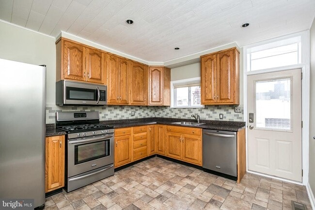 Building Photo - 1315 Webster St