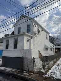 Building Photo - 37 Logan St