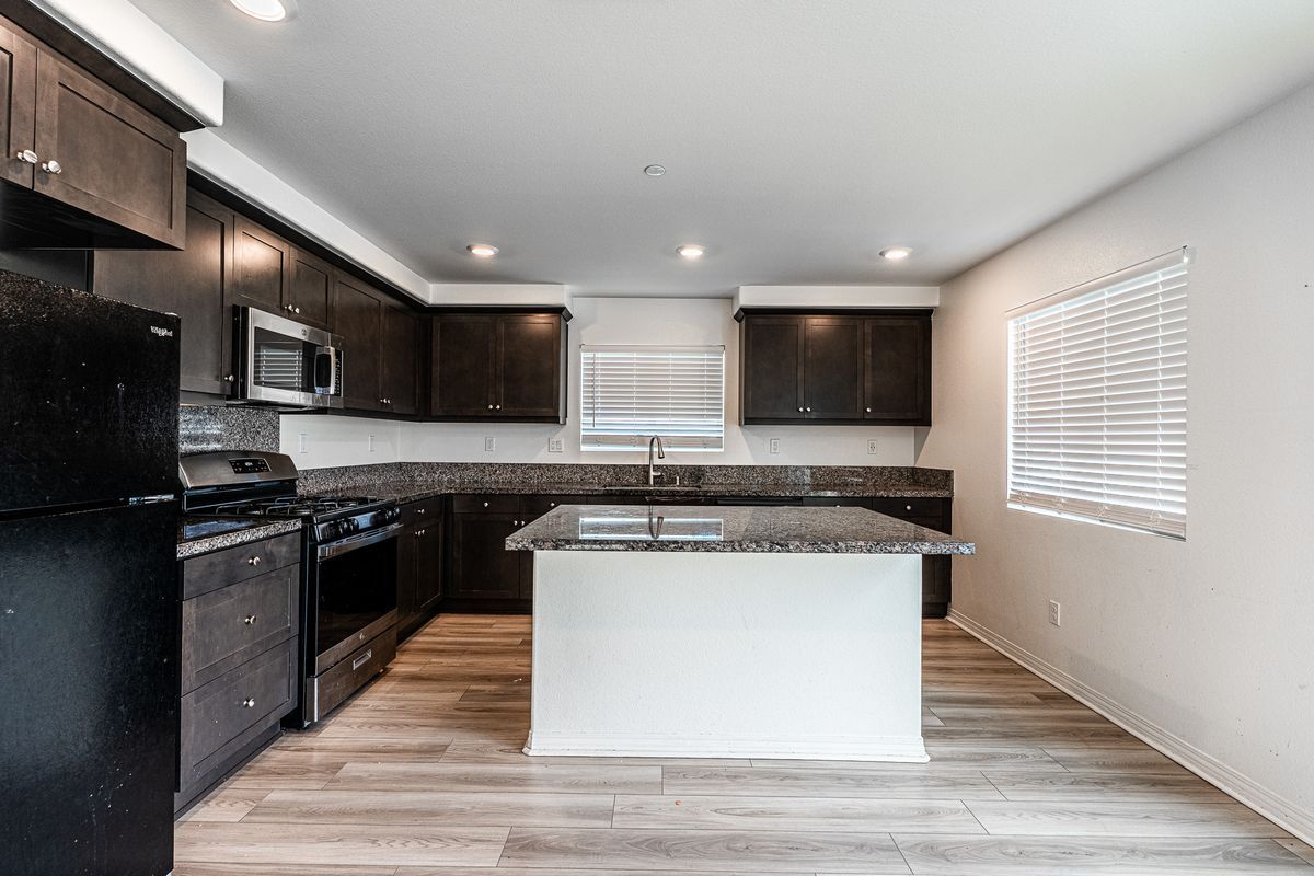 Building Photo - 32184 Rambling Ct