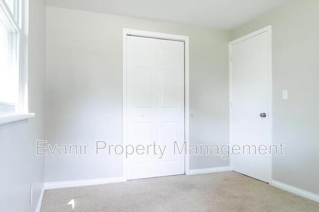 Building Photo - 4407 Nowak Ave