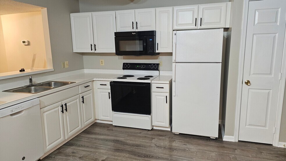 Building Photo - 7480 Catterick Ct
