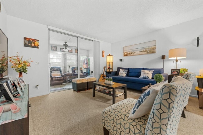 Building Photo - 14527 Bonaire Blvd